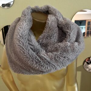 Women’s Faux Fur Oversized Infinity Scarf, Grey